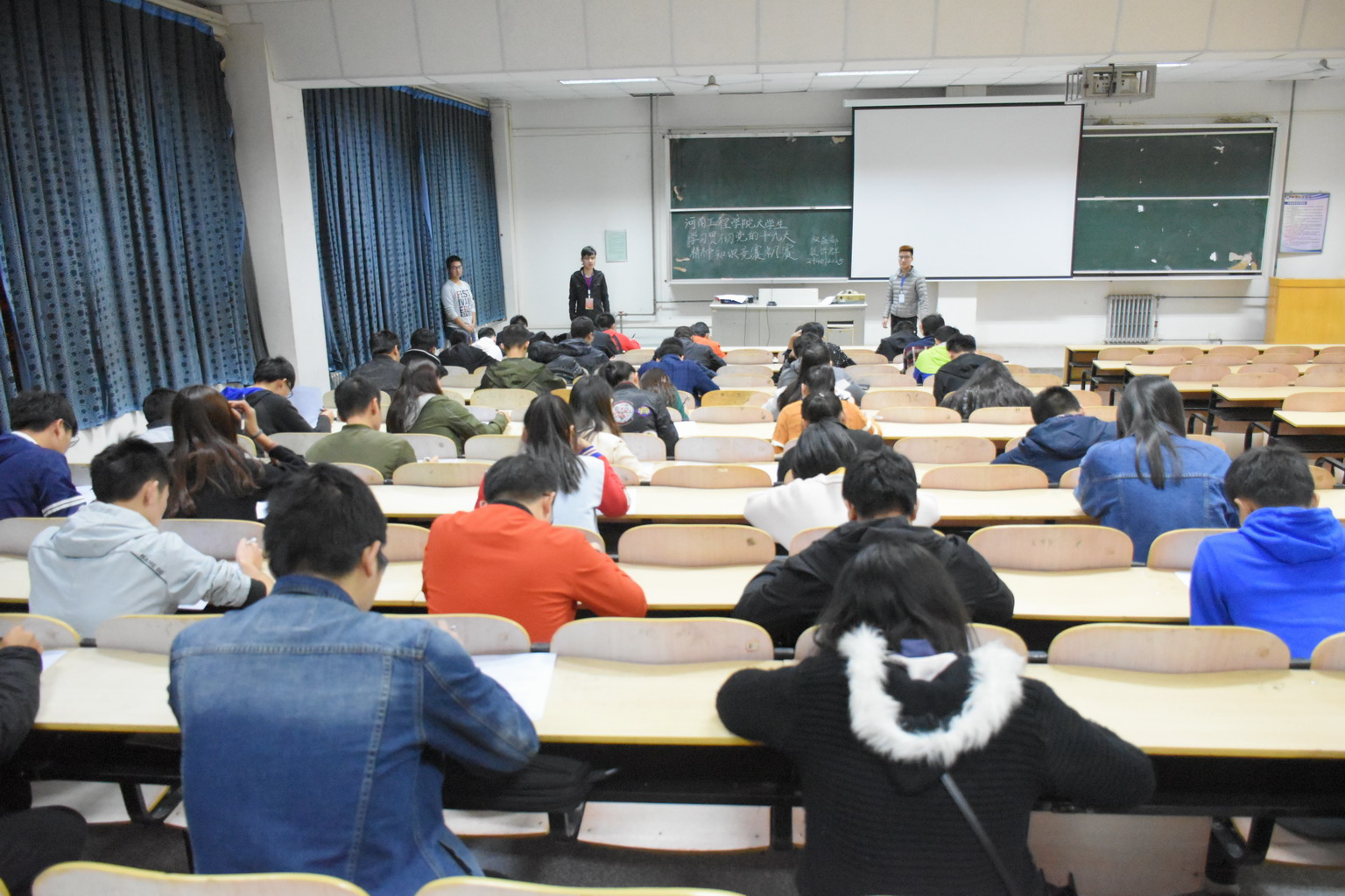 上大学对就业有什么帮助 yrqxenb3q1.jpg